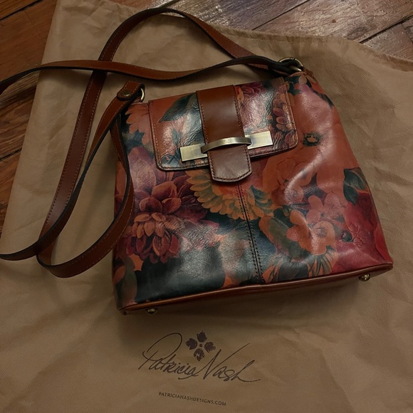 Patricia Nash Larone leather shoulder bag and coin purse - Picture 2 of 6